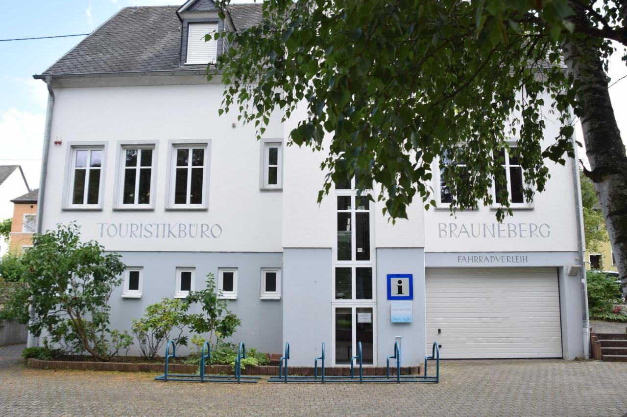 The Old Gemeinde House By The Mosel River Brauneberg Exterior photo